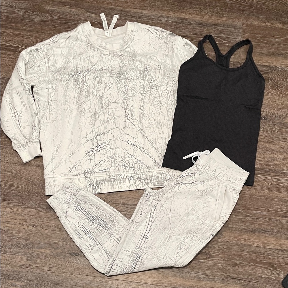 EUC Lululemon Matching Bundle. Size Tops 6/Bottom 4